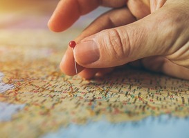 Wat zijn de regels voor onderwijspersoneel na vakantie in landen met oranje of rood reisadvies?