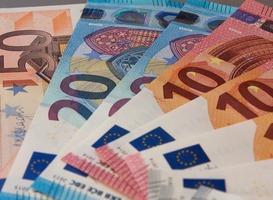 Geldprijs voor Nobelprijswinnaars bijna 100.000 euro omhoog