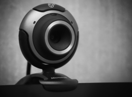 Grote vraag naar muis, toetsenbord en webcam door thuisonderwijs en thuiswerk Grote vraag naar muis, toetsenbord en webcam door thuisonderwijs en thuiswerk