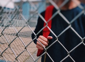 Kinderbescherming zag minder schoolverzuim door corona