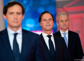 Toeslagenouder tegen Rutte in RTL-debat: waarom kan u blijven?