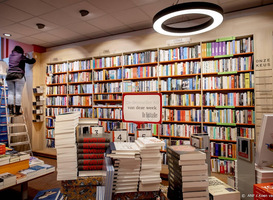 Schrijvers heropenen hun favoriete boekwinkels symbolisch