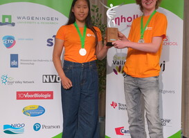 Allie Zong en Jared Biljard winnen Biologie Olympiade Junior