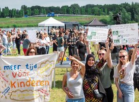 Werkdruk hoog in kinderopvang, kwart medewerkers overweegt te stoppen Werkdruk hoog in kinderopvang, kwart medewerkers overweegt te stoppen