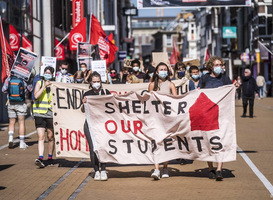 Studenten in Groningen en Enschede hebben nog geen permanente woonplek