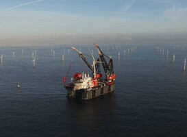 TU Delft doet op 's werelds grootste kraanschip onderzoek naar windmolens TU Delft doet op 's werelds grootste kraanschip onderzoek naar windmolens