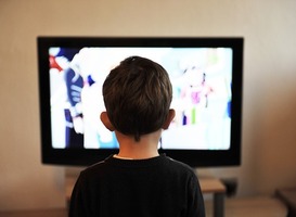 Televisie kijken in de herfstvakantie? Van deze programma's leren kinderen iets Televisie kijken in de herfstvakantie? Van deze programma's leren kinderen iets