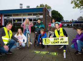 ANWB actie 'zet je licht aan' voor de tiende keer van start, veilig fietsen in het donker