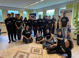 Zeventien leerlingen CBurg College lopen negen woensdagen stage bij IBM Zeventien leerlingen CBurg College lopen negen woensdagen stage bij IBM