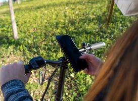 Mobiel op fiets Mobiel op fiets