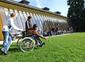 Niet alle studenten met een beperking ontvangen 141 miljoen euro Niet alle studenten met een beperking ontvangen 141 miljoen euro