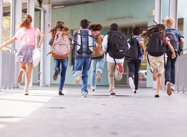 Kinderen van Afghaanse vluchtelingen uit Zoutkamp kunnen eindelijk naar school