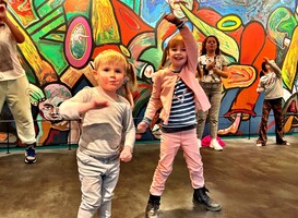 Gymnastiekles voor kinderen in het Kinderboekenmuseum Gymnastiekles voor kinderen in het Kinderboekenmuseum
