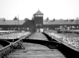 Verschrikkingen van Auschwitz speciaal voor jongeren uitgebeeld door Playmobil 