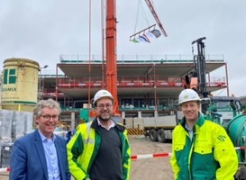 Hoogste punt is bereikt bij nieuwbouw Keizer Karel College Hoogste punt is bereikt bij nieuwbouw Keizer Karel College