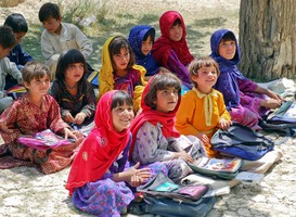 UNICEF neemt betaling salarissen Afghaanse docenten op zich 