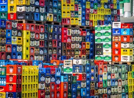 Studenten Civiele Techniek doen gooi naar wereldrecord grootste bierkrattenbrug Studenten Civiele Techniek doen gooi naar wereldrecord grootste bierkrattenbrug
