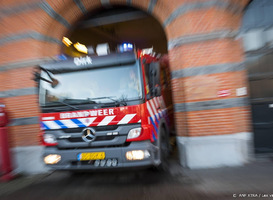 Brandweer heeft brand in leegstaande school Elburg onder controle gekregen 