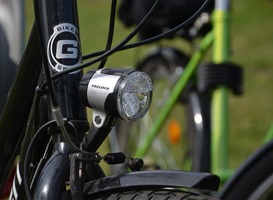 Slimme spiegel van leerlingen Cals College laat fietsers denken aan verlichting Slimme spiegel van leerlingen Cals College laat fietsers denken aan verlichting