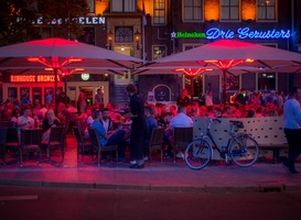 Groot deel van jongeren in de horeca na eerste coronajaar nog zonder werk