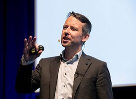 Ronald Damhof gaat met 500 ICT-studenten in gesprek over impact van data Ronald Damhof gaat met 500 ICT-studenten in gesprek over impact van data