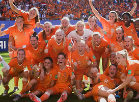 Oranjeleeuwinnen spelen EK in Engeland, UEFA lanceert platform voor scholen