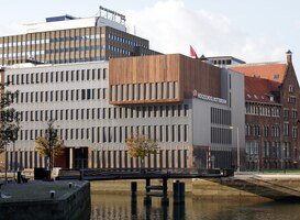 Onderwijsinstellingen hebben lege collegezalen, student mijdt fysieke les Onderwijsinstellingen hebben lege collegezalen, student mijdt fysieke les