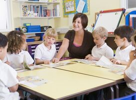 Leraren in het basisonderwijs kunnen een flinke loonsverhoging verwachten