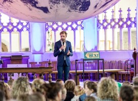 Minister Wiersma met duizenden kinderen in gesprek op Expeditie NEXT Minister Wiersma met duizenden kinderen in gesprek op Expeditie NEXT