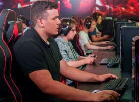 Lab ROC Mondriaan feestelijk geopend, mbo-studenten kiezen voor E-sports Lab ROC Mondriaan feestelijk geopend, mbo-studenten kiezen voor E-sports