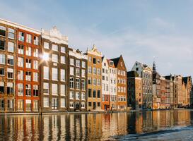 In Amsterdam is een groot tekort aan leraren, in deze podcast hoor je waarom