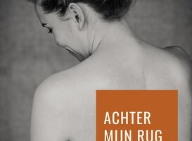 Deborah Herder schreef boek over scoliose, meisjes hebben er vaker last van Deborah Herder schreef boek over scoliose, meisjes hebben er vaker last van