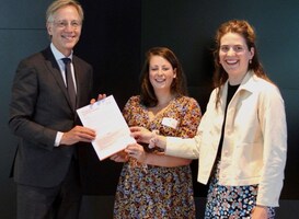 Minister Dijkgraaf ontvangt manifest met adviezen voor betere transitieroute  