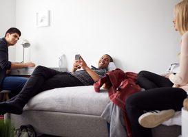 Normal_group-of-college-students-in-shared-house-bedroom-2021-08-26-16-14-46-utc