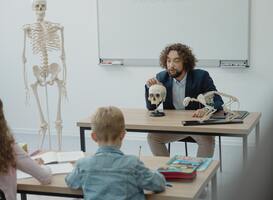 Arje uit Ugchelen gaat na de zomer voor één dag per week naar reguliere school