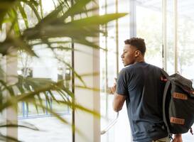 Avans Hogeschool zet in op nieuwe voorzieningen en studentenwoningen Avans Hogeschool zet in op nieuwe voorzieningen en studentenwoningen