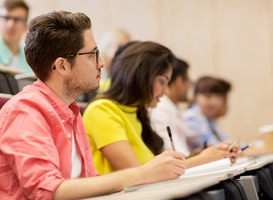 RUG wil minder internationale studenten toelaten, maar weet niet hoe 