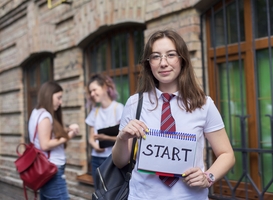 Start van een nieuw schooljaar: basisscholen gaan lerarentekort te lijf Start van een nieuw schooljaar: basisscholen gaan lerarentekort te lijf
