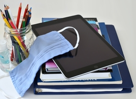 Normal_back-to-school-in-2021-textbooks-face-mask-hand-2022-08-01-04-11-46-utc