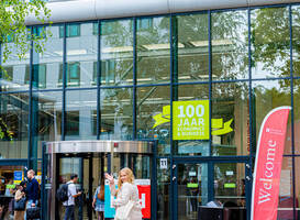 Prinses Amalia gestart met haar studie aan de Universiteit van Amsterdam Prinses Amalia gestart met haar studie aan de Universiteit van Amsterdam