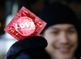 'Jonge mannen met verschillende seksuele contacten gebruiken geen condoom'