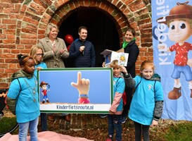 Kinderfietsroute met spannende opdrachten bij Ten Boer geopend Kinderfietsroute met spannende opdrachten bij Ten Boer geopend