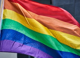 Regenboogtrap op school zorgt voor boze leerlingen en ouders Regenboogtrap op school zorgt voor boze leerlingen en ouders