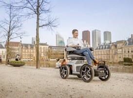 Rijcursus voor de gevaarlijke scootmobiel is niet de oplossing Rijcursus voor de gevaarlijke scootmobiel is niet de oplossing