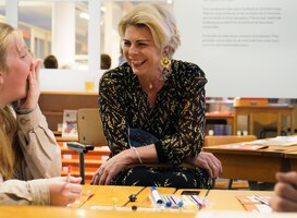 Prinses Laurentien opent 'Dag van het jonge kind' in het Onderwijsmuseum 