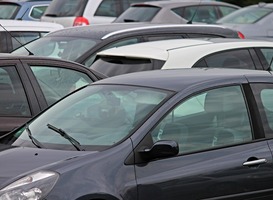 Basisschoolleerlingen in Enschede wijzen de ouders op hun parkeergedrag 