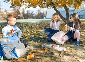 Normal_autumn-portrait-of-children-with-lunch-boxes-scho-2022-02-03-15-16-15-utc