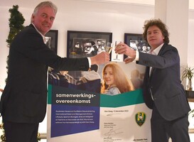 ADO Den Haag en ROC Mondriaan zetten samenwerking voort ADO Den Haag en ROC Mondriaan zetten samenwerking voort