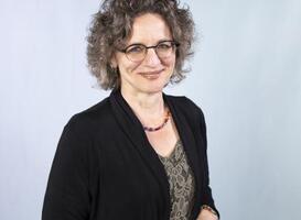 Katrien Luijkx benoemd tot hoogleraar mensgerichte ouderenzorg Katrien Luijkx benoemd tot hoogleraar mensgerichte ouderenzorg