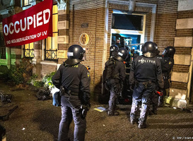 Politie houdt nog negentien arrestanten ontruiming UvA-gebouw vast